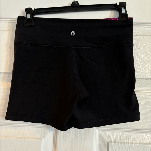 Lululemon biker shorts 4 inch inseam, size 4? Reversible - Picture 1 of 3